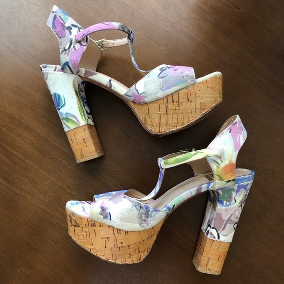 Dolce Vita Floral Baxter High Heel T-Strap Sandal - Picture 4 of 8